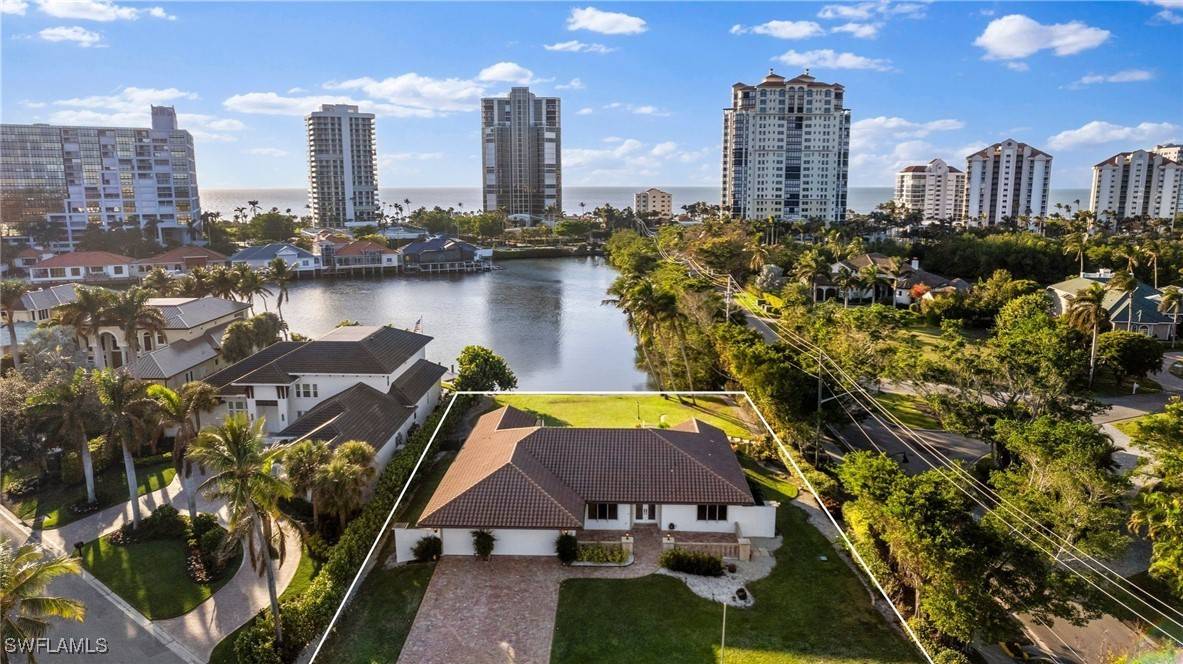 Naples, FL 34103,319 Pirates Bight