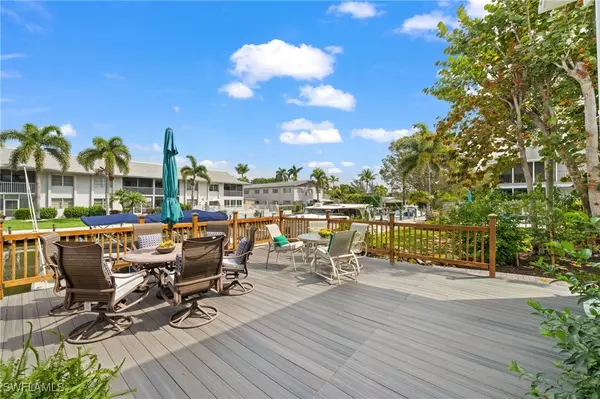 Naples, FL 34102,1605 Chesapeake AVE #2