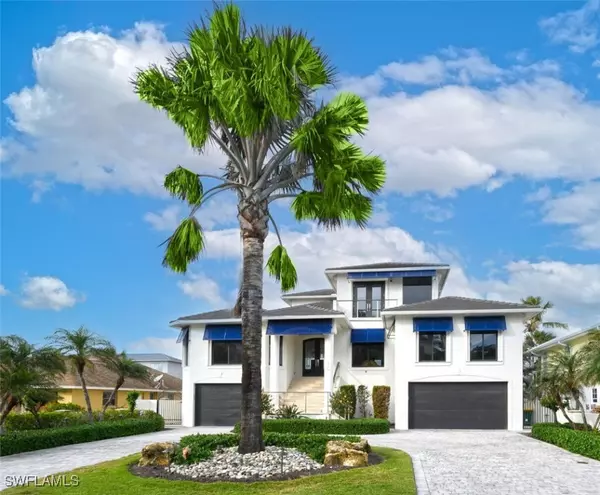 319 Lagoon AVE, Naples, FL 34108