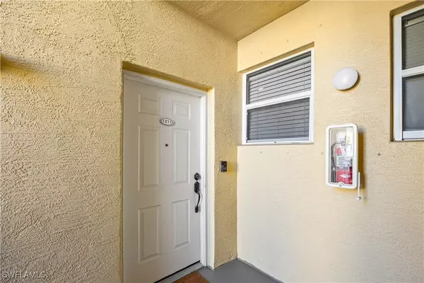 Fort Myers, FL 33916,4101 Bellasol CIR #1211