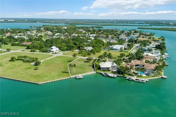 Marco Island, FL 34145,1028 W Inlet DR