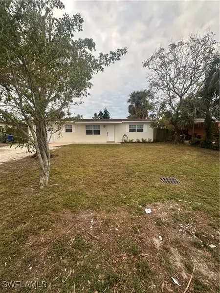 2560 Hunter TER, Fort Myers, FL 33901