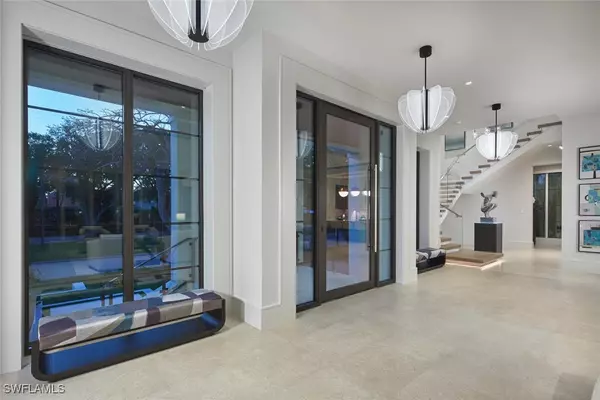 Naples, FL 34102,2021 Gordon DR E