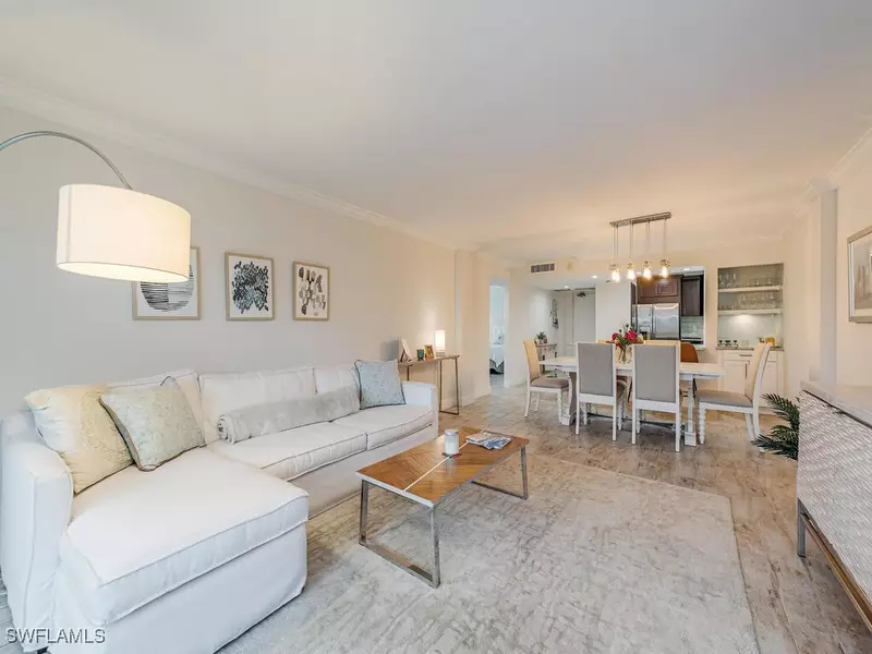 1 Bluebill AVE #412, Naples, FL 34108