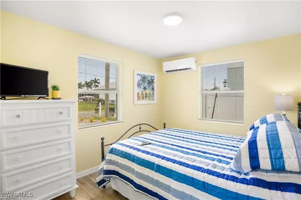 Fort Myers Beach, FL 33931,412 Harbor CT