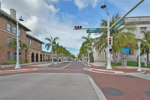 Fort Myers, FL 33901,2401 FIRST ST #250