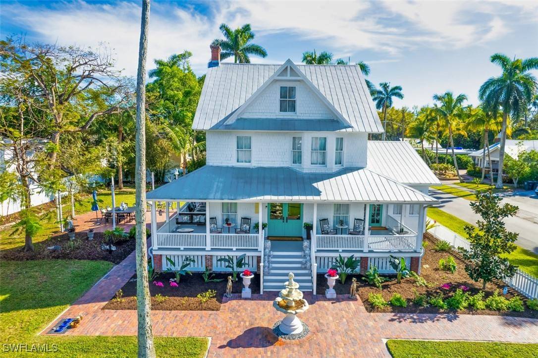 2582 1st ST, Fort Myers, FL 33901
