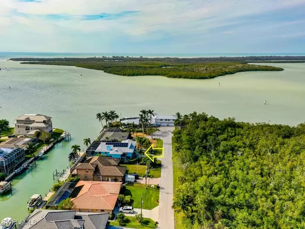 408 Antigua ST, Naples, FL 34113
