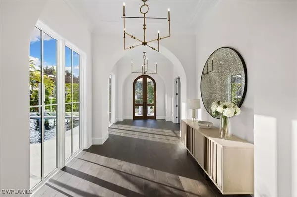 Naples, FL 34102,330 Hawser LN