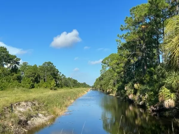 Lehigh Acres, FL 33974,901 Plantation RD