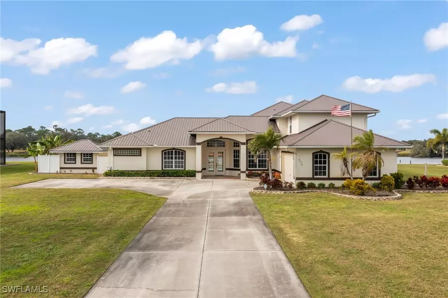 5276 River Blossom LN, Fort Denaud, FL 33935