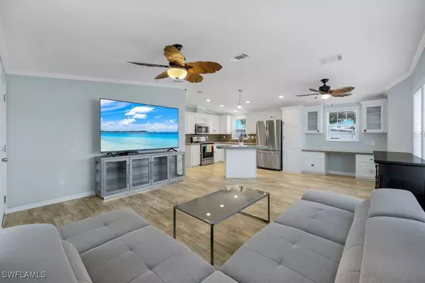 Estero, FL 33928,4620 Candlestick CT E