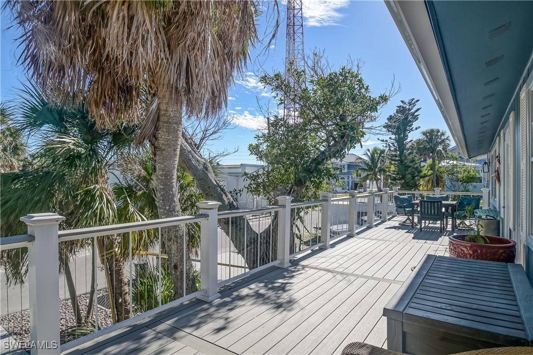 Fort Myers Beach, FL 33931,115 Eucalyptus CT