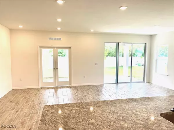 Cape Coral, FL 33993,324 NW 1st PL