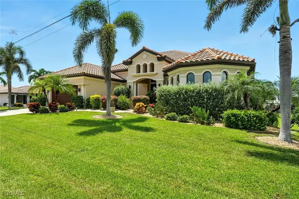 5314 Del Monte CT, Cape Coral, FL 33904