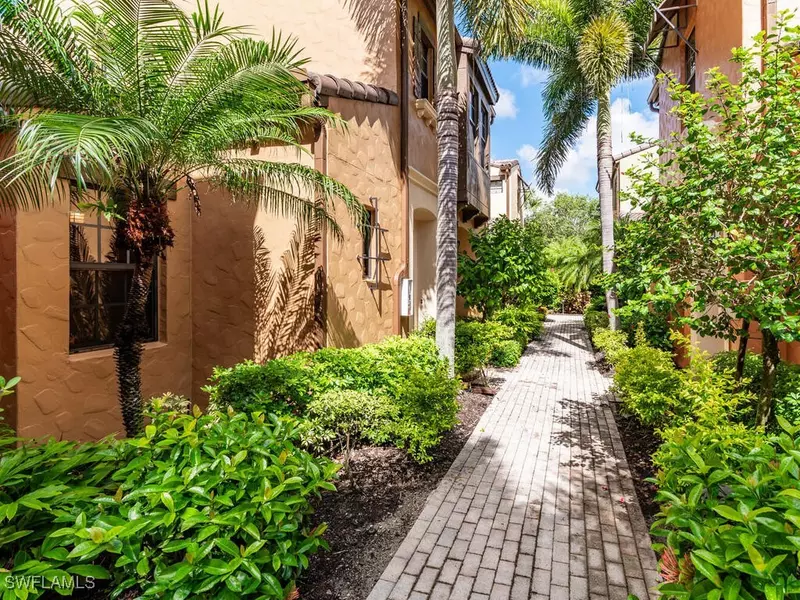 8957 Malibu ST #5, Naples, FL 34113