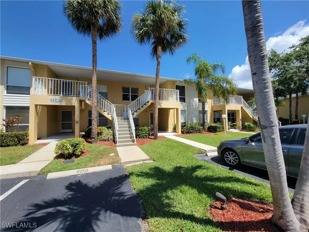 Naples, FL 34110,1190 Yesica Ann CIR #B-204