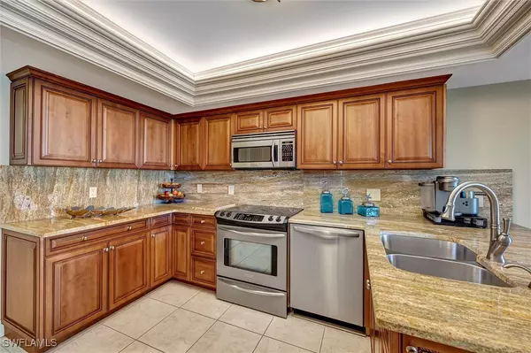 Naples, FL 34103,4451 Gulf Shore BLVD N #406