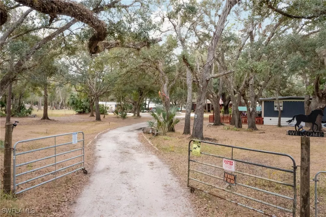 Arcadia, FL 34266,1281 NE River Rock DR