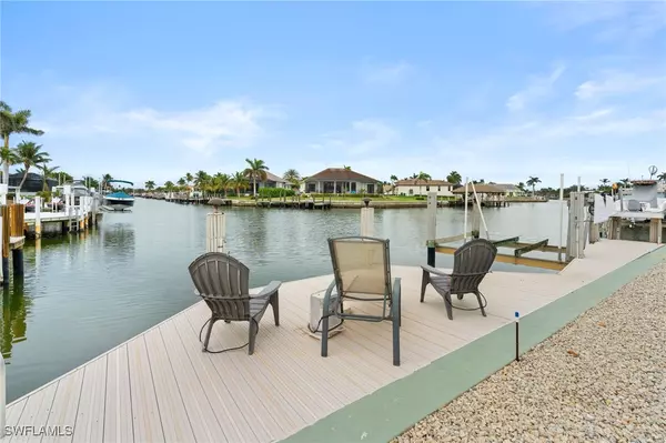 Marco Island, FL 34145,21 Hickory CT