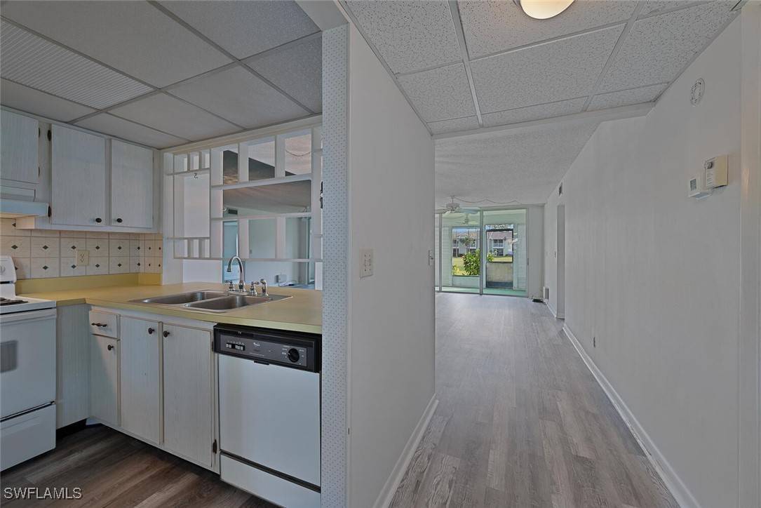 Naples, FL 34105,1085 Forest Lakes DR #8102