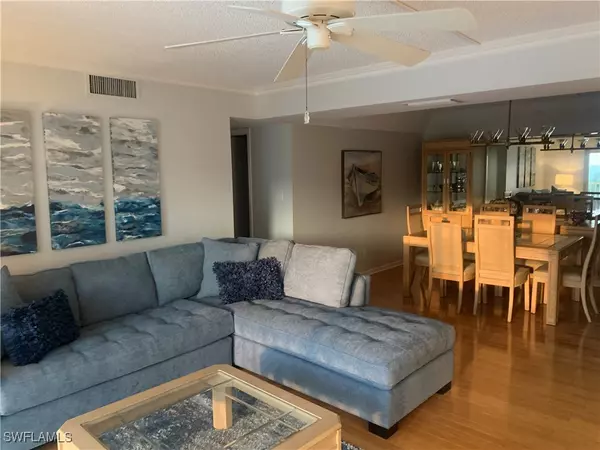 Naples, FL 34103,3450 Gulf Shore BLVD N #406