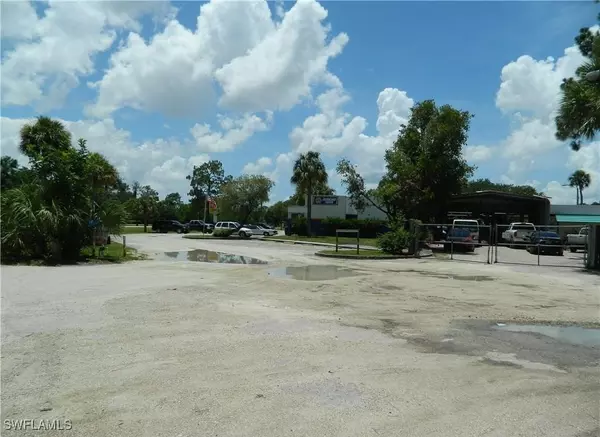 North Fort Myers, FL 33917,6371 Bayshore RD