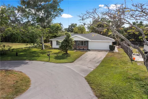 Fort Myers, FL 33919,930 Entrada DR N