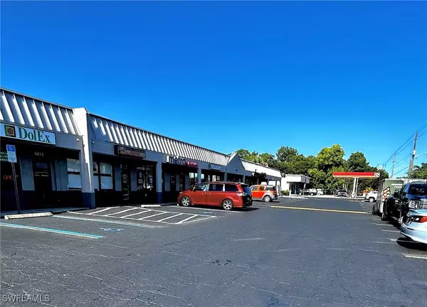 6028 Radio RD #6000, Naples, FL 34104