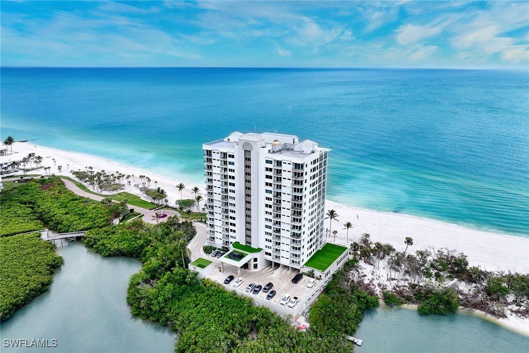 10 Seagate DR #6N, Naples, FL 34103