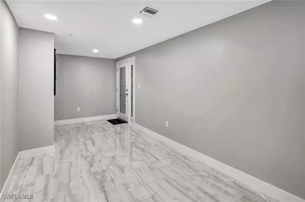 Fort Myers, FL 33901,1900 Virginia AVE #103