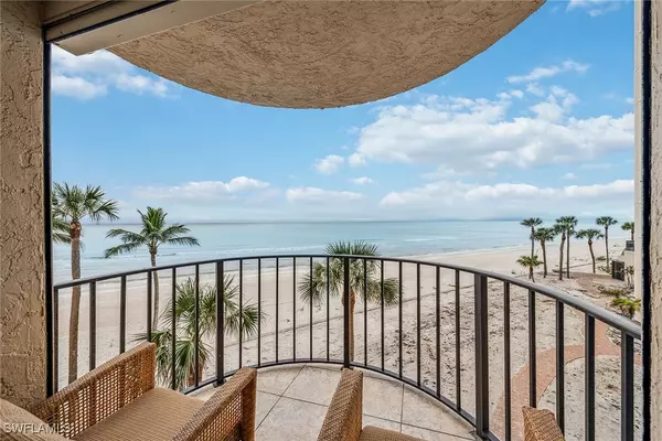 Naples, FL 34103,3115 Gulf Shore BLVD N #206S