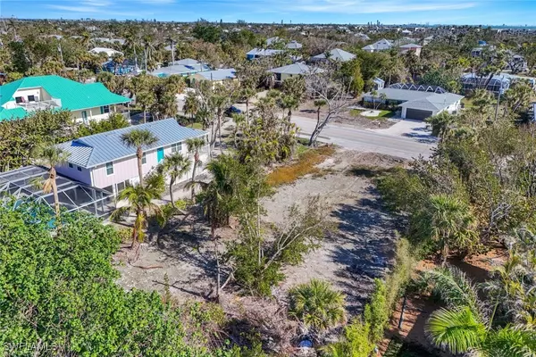Sanibel, FL 33957,651 Donax ST
