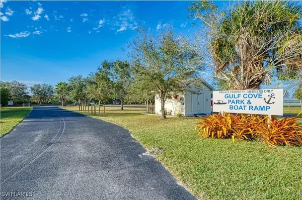 Port Charlotte, FL 33981,12495 Steen TER
