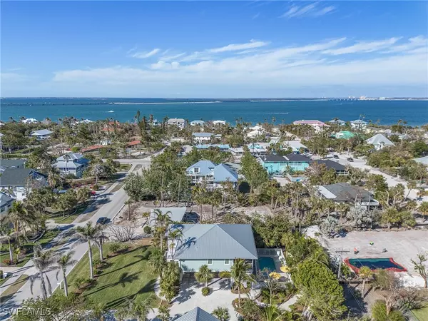 Sanibel, FL 33957,335 E Gulf DR