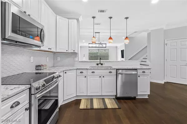 9844 Roundstone CIR Fort Myers, FL 33967