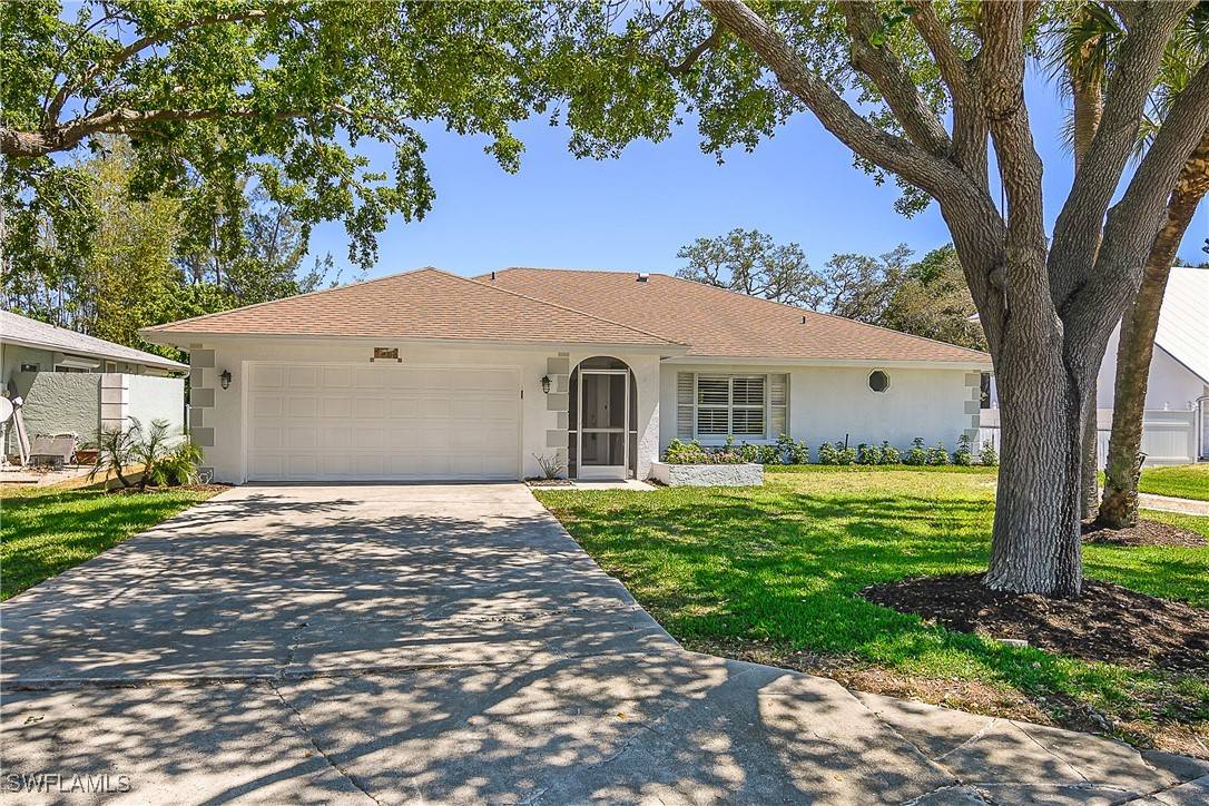 2560 11th CIR, Naples, FL 34103
