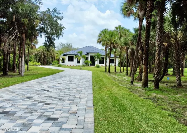 740 13th ST NW, Naples, FL 34120