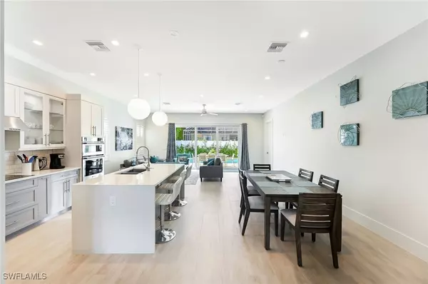 Naples, FL 34108,596 111th AVE N