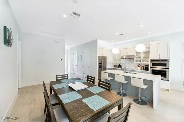 Naples, FL 34108,596 111th AVE N