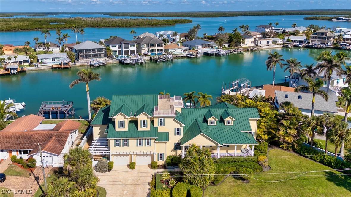 200 Tahiti CIR, Naples, FL 34113