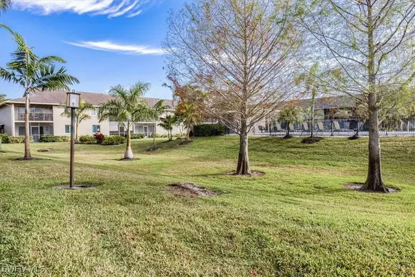 5693 Rattlesnake Hammock Rd RD #A-107, Naples, FL 34113
