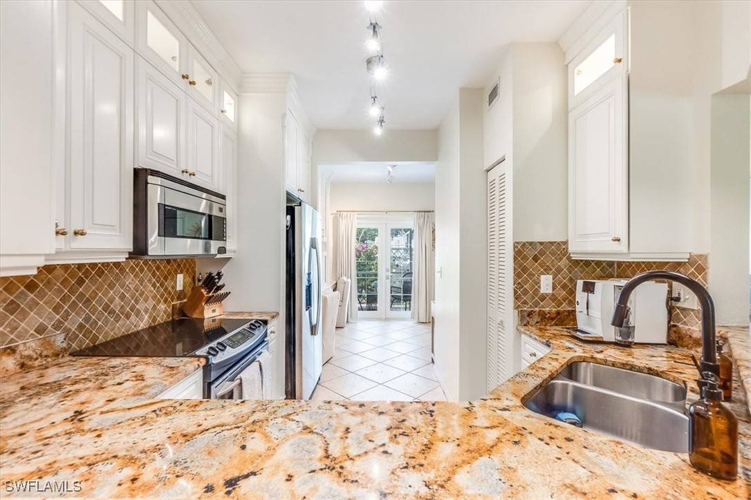 Naples, FL 34108,871 Tanbark DR #102