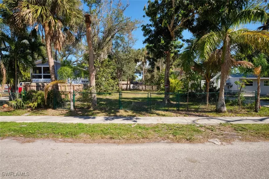 213 Delray AVE, Fort Myers, FL 33905