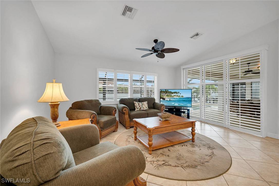 Marco Island, FL 34145,1610 Begonia CT