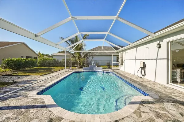 1516 Honor CT, Lehigh Acres, FL 33971