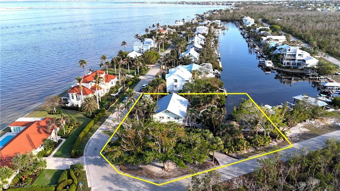 1307 Isabel DR, Sanibel, FL 33957