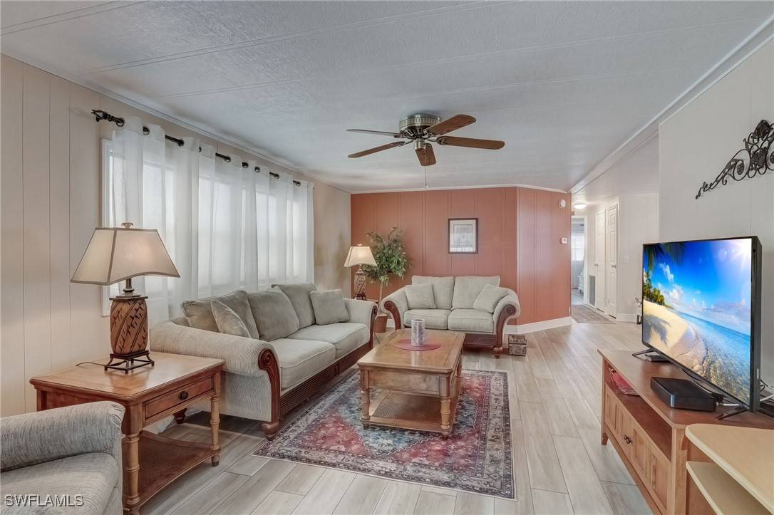 North Fort Myers, FL 33917,5548 Sir Walter WAY
