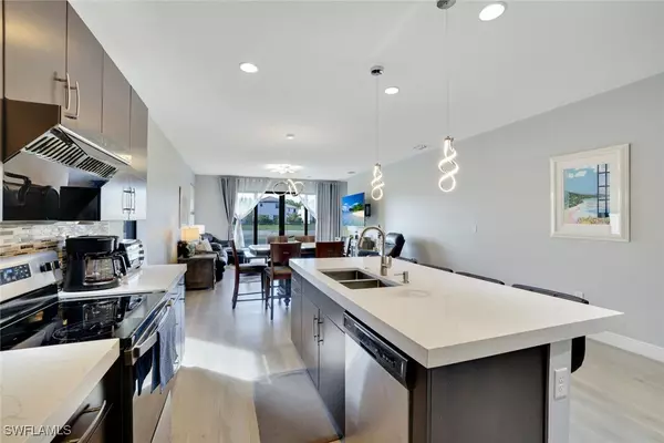 Naples, FL 34104,8992 Madrid CIR