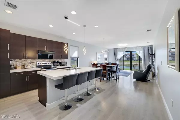 Naples, FL 34104,8992 Madrid CIR